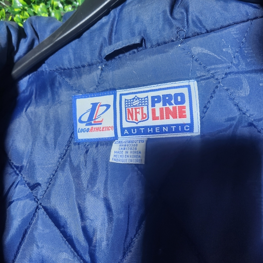 NFL Pro Line Authentic Coyboys Jacket Size 2 XL with velcro pocket closure - Picture 8 of 15